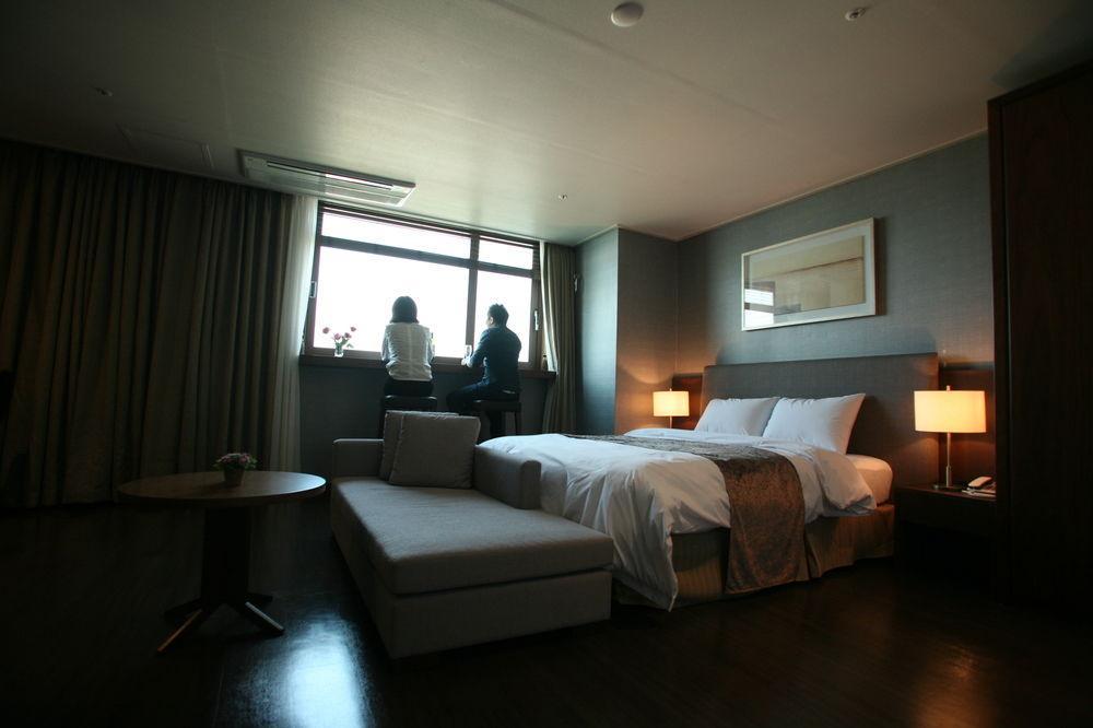 Hyunjin Tourist Hotel Donghae Exterior foto