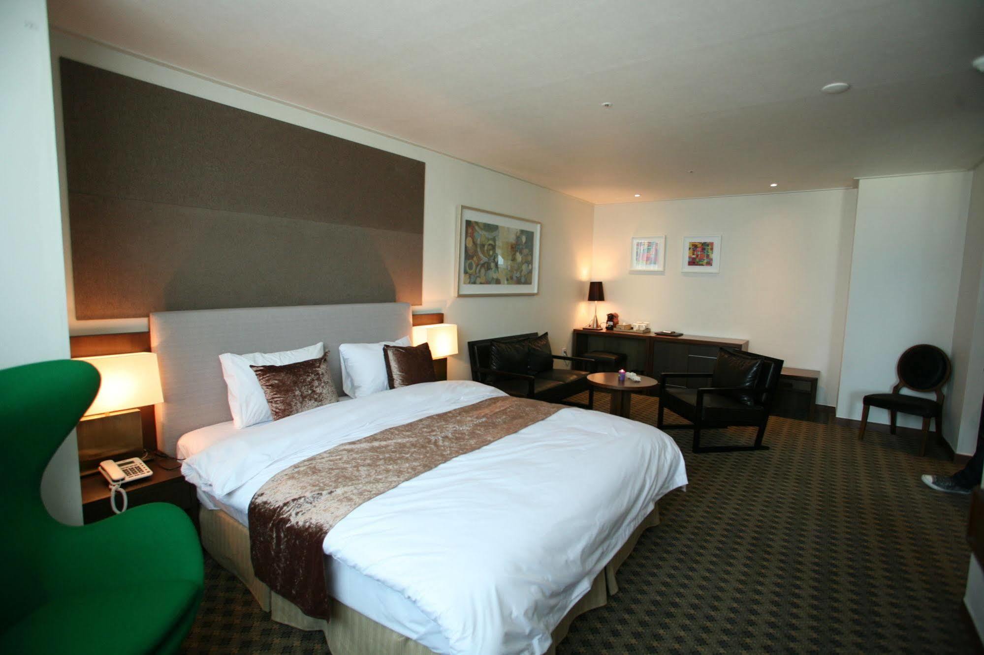 Hyunjin Tourist Hotel Donghae Exterior foto